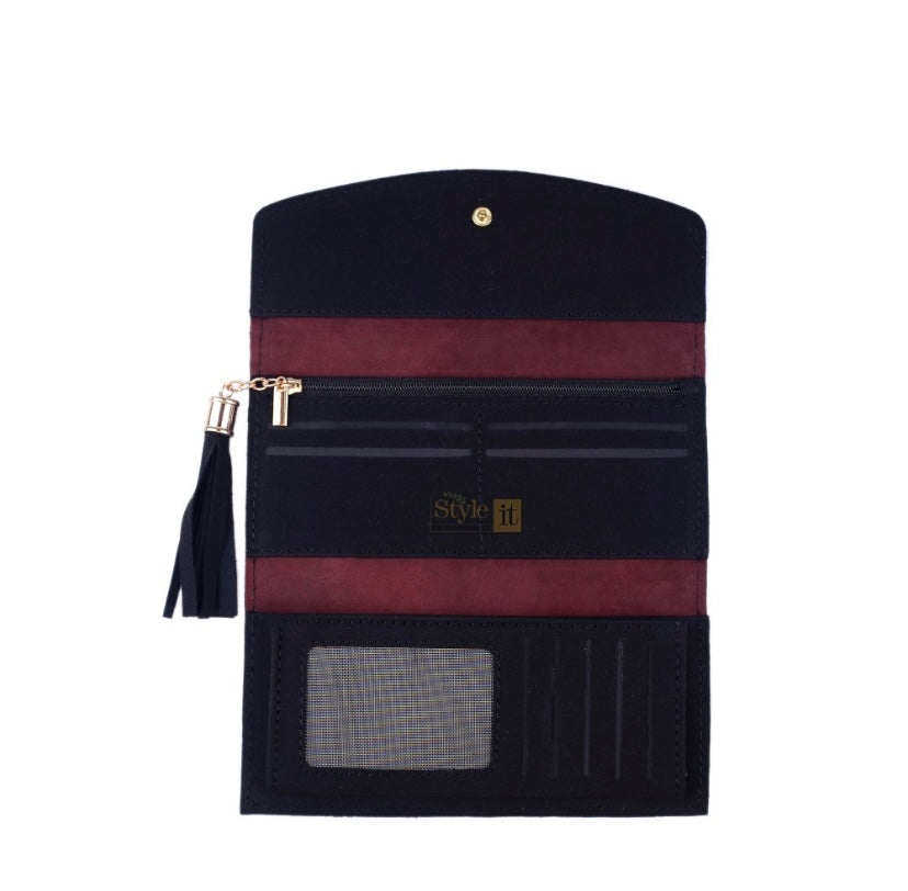 The Black Pearl Clutch