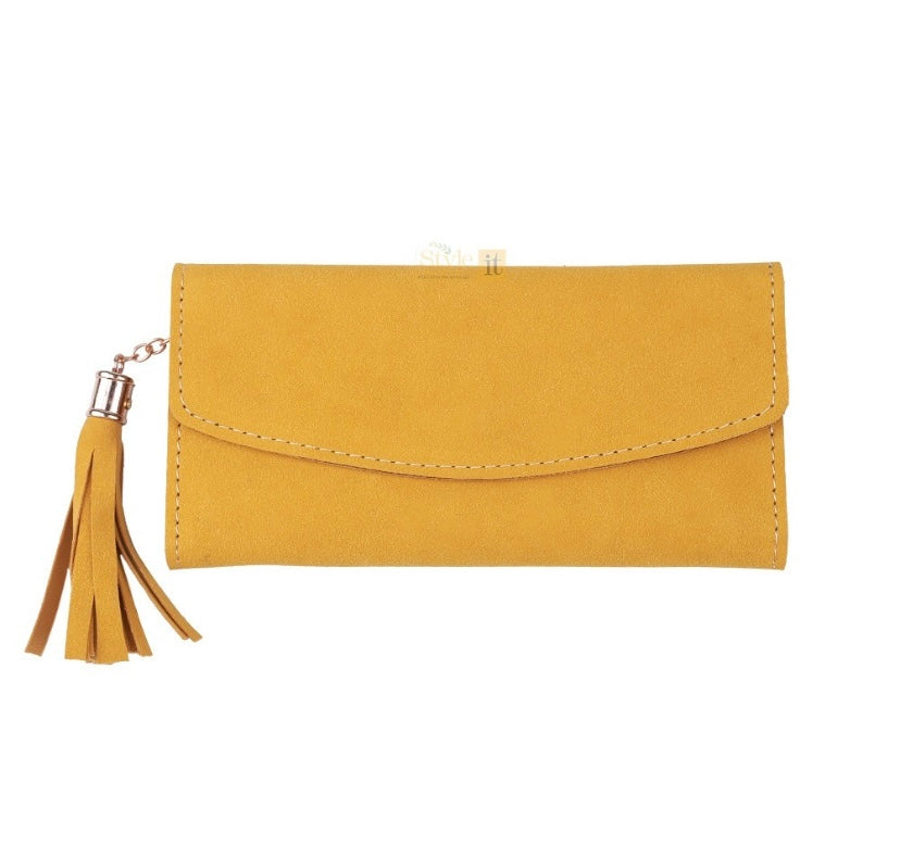 The Black Pearl Clutch