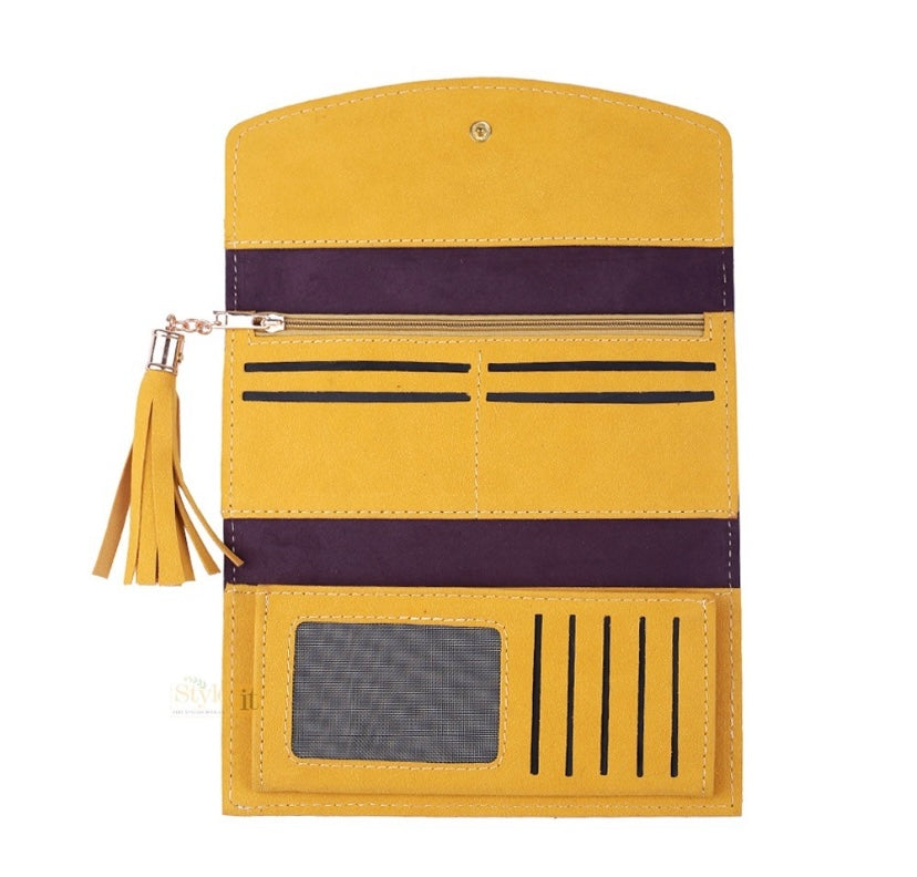The Black Pearl Clutch