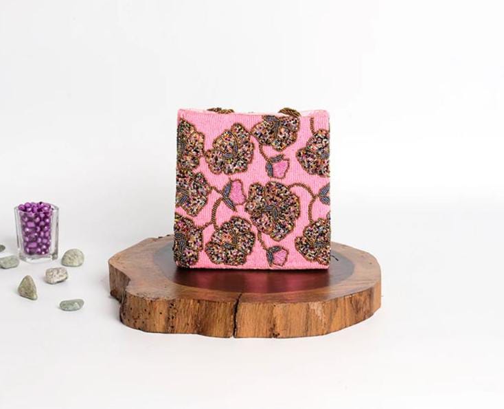 Amaya pink basket / hand embroidered