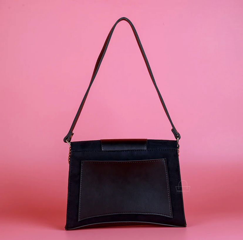 SLEEVE BLACK CROSSBODY BAG