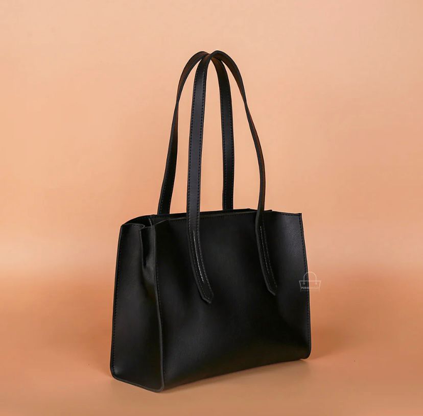 BLACK NOIR SHOULDER BAG