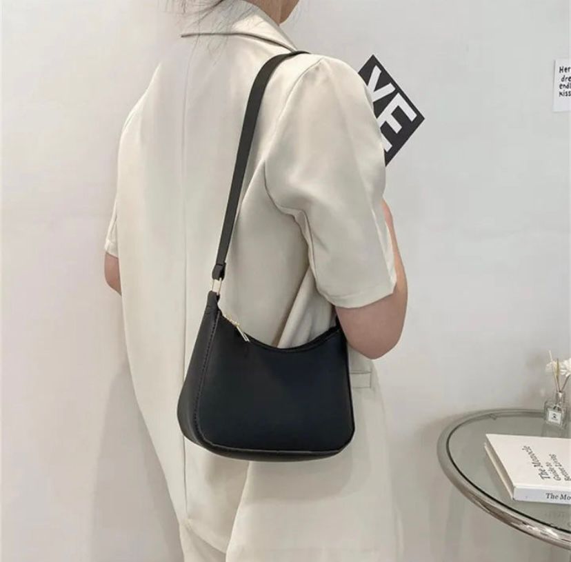 BLACK HALF MOON CROSSBODY BAG